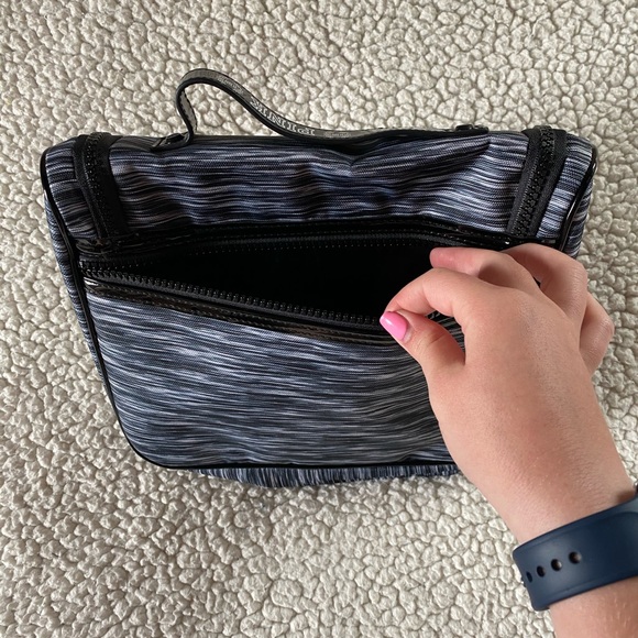 Pink Travel Bag - Picture 3 of 7